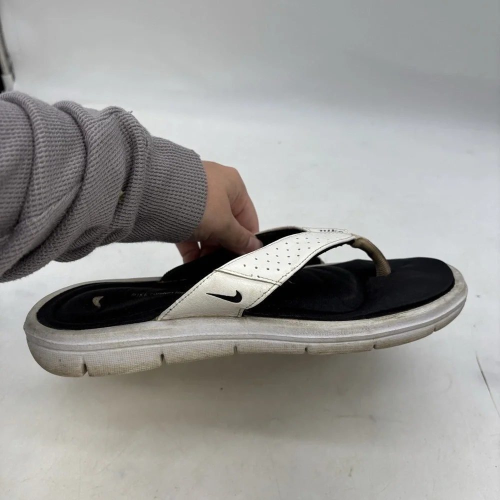 Nike Comfort Slides Womens 8 White Black Comfort Flip Flops Sandals Slip On